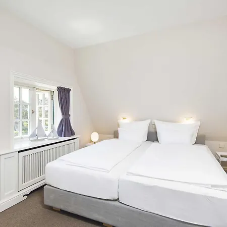 Holiday home Hortensienhues West Von & Mehr Kampen